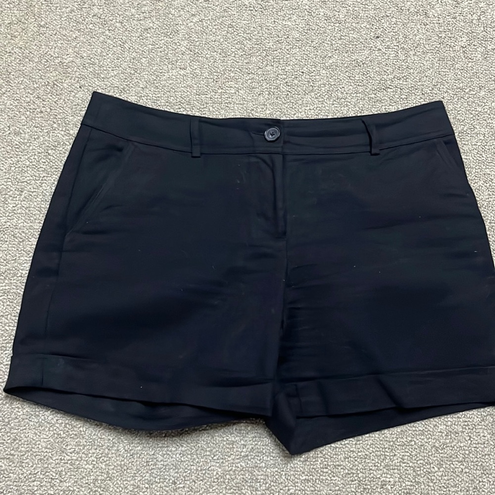 Kohl’s Women’s Black Tori’s Apt.9 Cuffed Size 12 Shorts